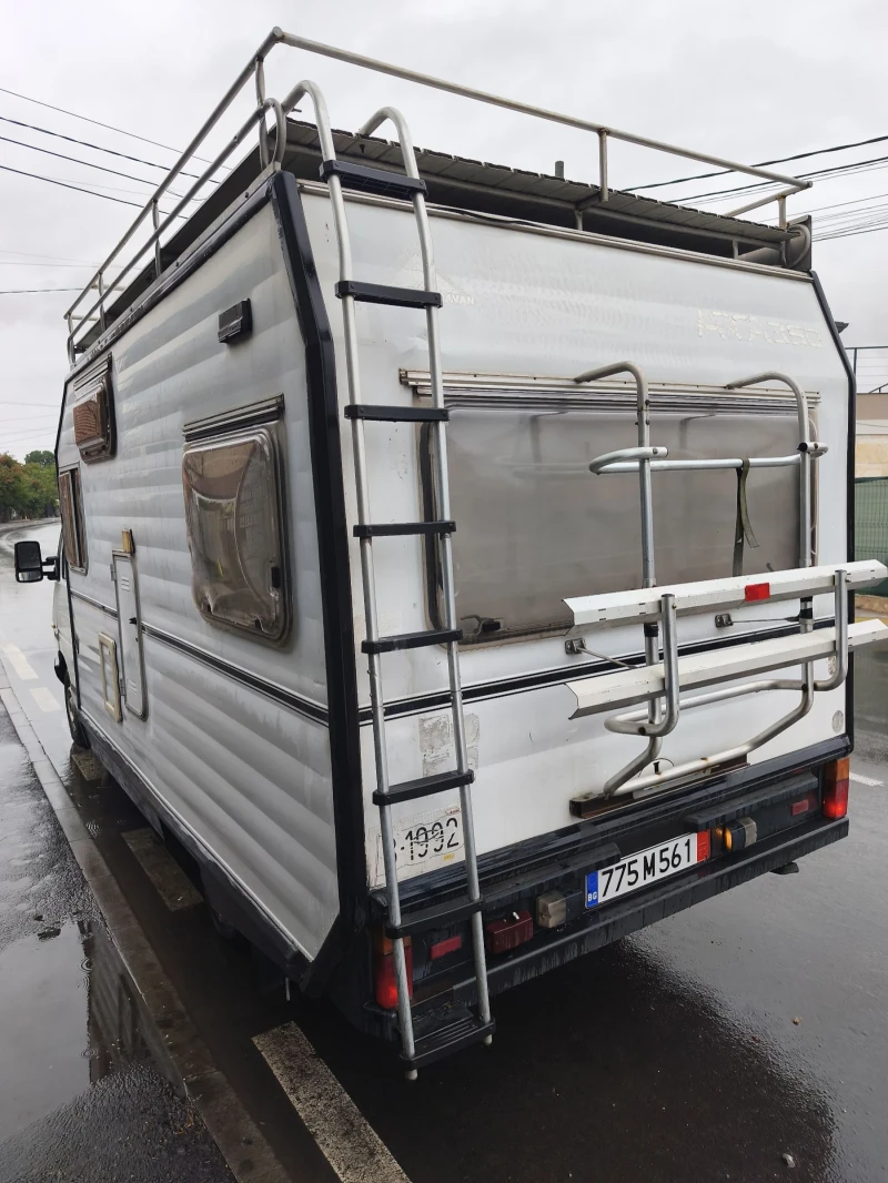 Кемпер Renault Trafik, снимка 10 - Каравани и кемпери - 52943713