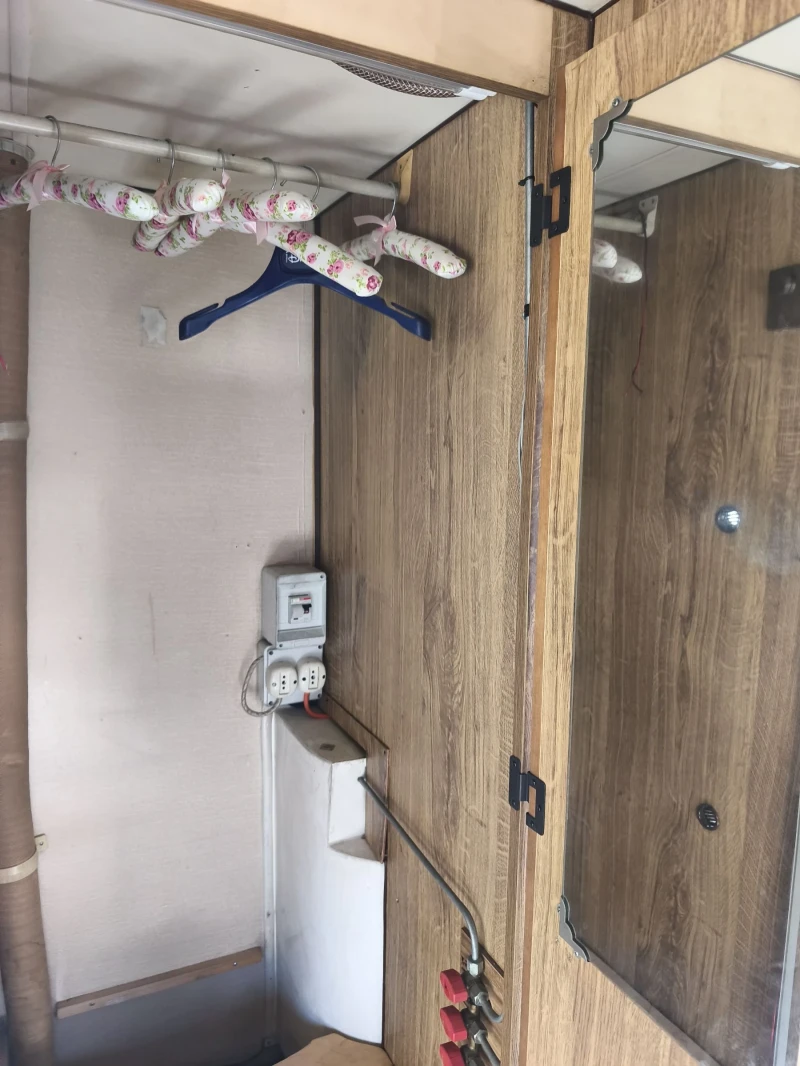 Кемпер Renault Trafik, снимка 7 - Каравани и кемпери - 52943713