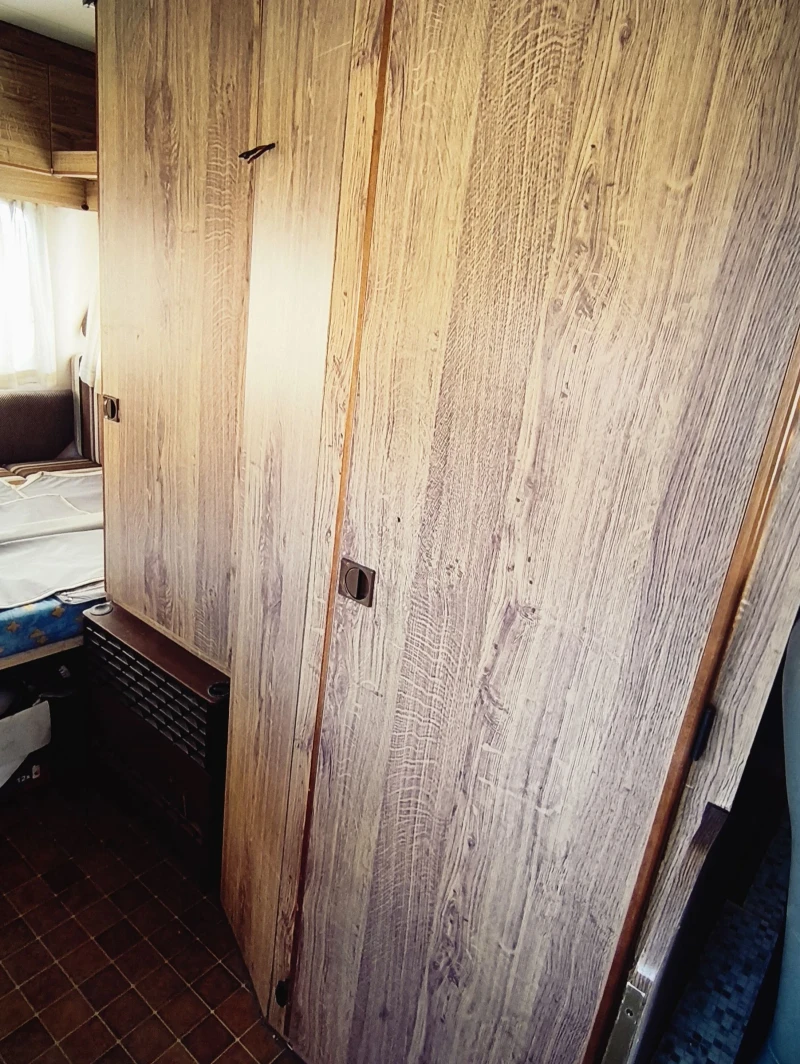 Кемпер Renault Trafik, снимка 6 - Каравани и кемпери - 52943713