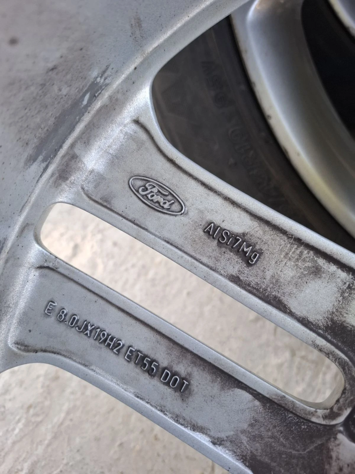 Гуми с джанти Bridgestone 235/45R19, снимка 3 - Гуми и джанти - 55899275