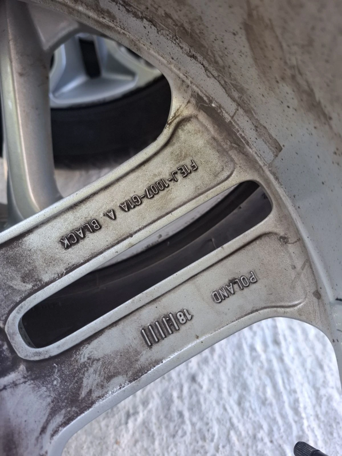 Гуми с джанти Bridgestone 235/45R19, снимка 4 - Гуми и джанти - 55899275