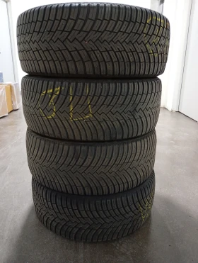 Гуми Всесезонни 235/45R18, снимка 4 - Гуми и джанти - 52758897