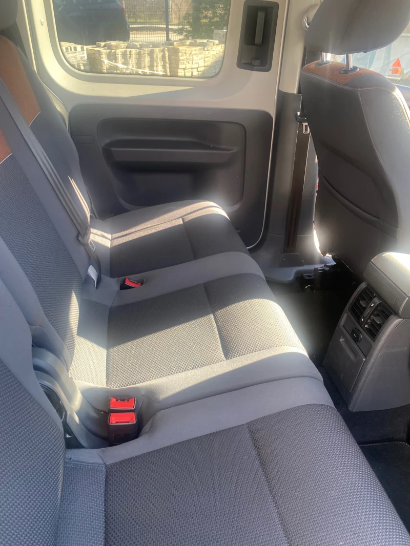 VW Caddy Jako, снимка 6 - Автомобили и джипове - 46400680