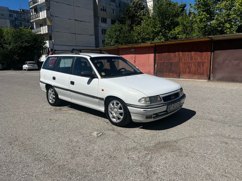 Opel Astra, снимка 1 - Автомобили и джипове - 46415250