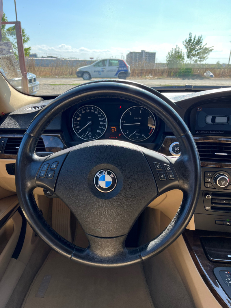 BMW 320 FACELIFT * NAVI * FULL, снимка 7 - Автомобили и джипове - 46966917