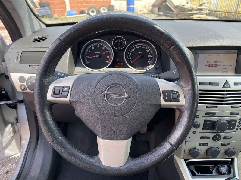 Opel Astra АВТОМАТ, снимка 12 - Автомобили и джипове - 47188703