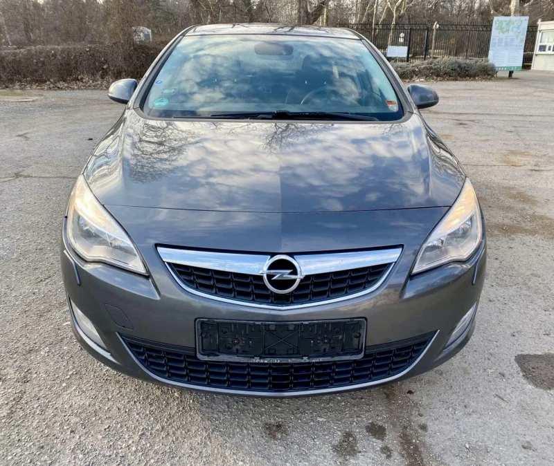 Opel Astra 1, 7 CDTI, снимка 1 - Автомобили и джипове - 49123679