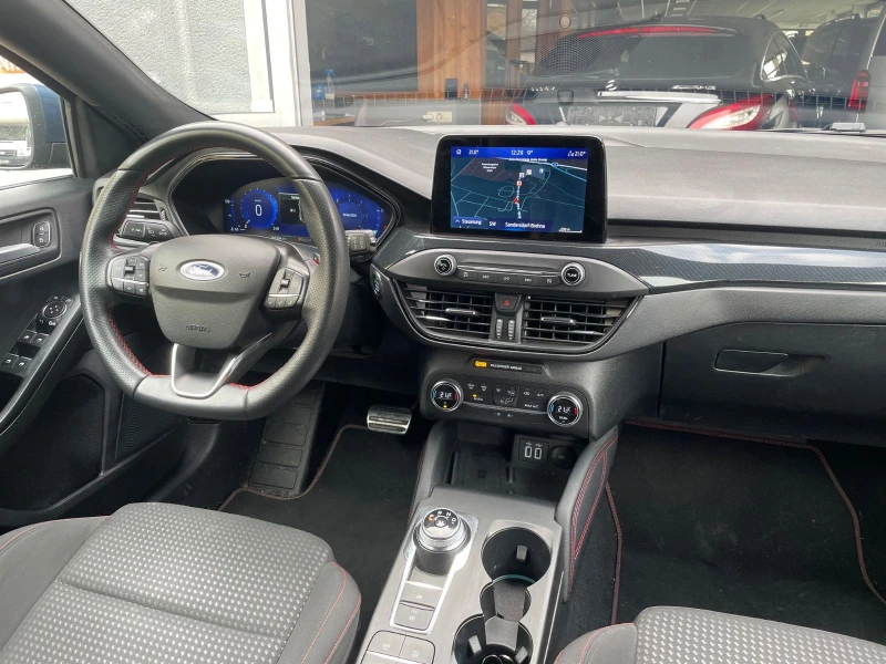 Ford Focus TURNIER/2.0/ST-LINE/150HP/LED/NAVI/CAM/125e, снимка 8 - Автомобили и джипове - 50284536