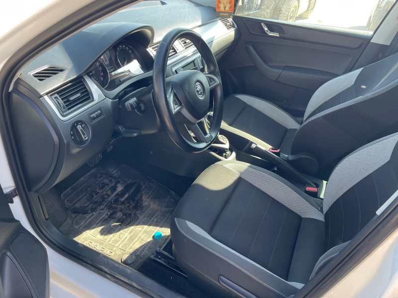 Skoda Rapid 1.4 TDI, снимка 6 - Автомобили и джипове - 51158495