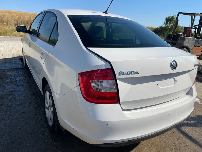 Skoda Rapid 1.4 TDI, снимка 4 - Автомобили и джипове - 51158495