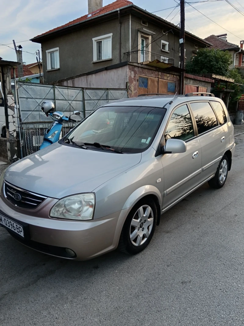 Kia Carens 2.0 CRDI, снимка 4 - Автомобили и джипове - 51603735