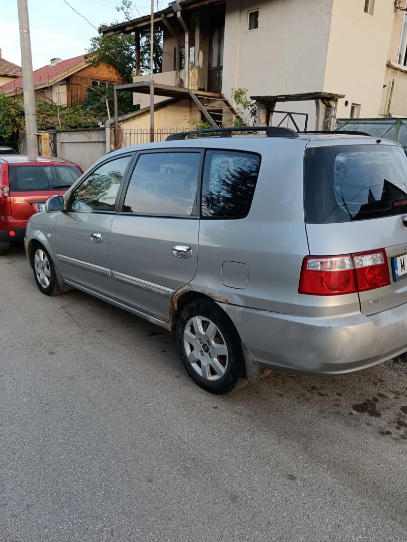 Kia Carens 2.0 CRDI, снимка 8 - Автомобили и джипове - 51603735