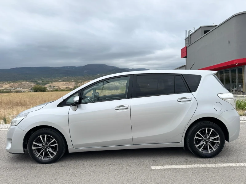 Toyota Verso 2.0 D-4D / EXECUTIVE / NAVI / CAMERA / PANORAMA, снимка 4 - Автомобили и джипове - 51849519