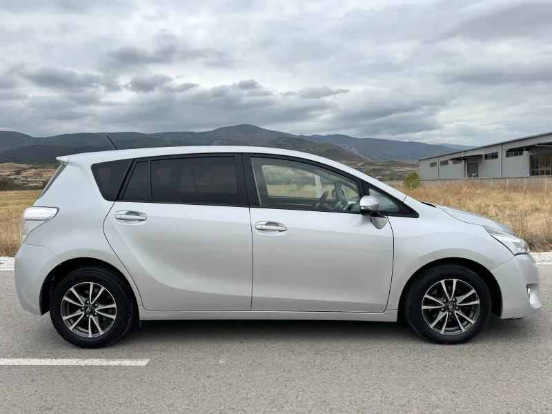 Toyota Verso 2.0 D-4D / EXECUTIVE / NAVI / CAMERA / PANORAMA, снимка 5 - Автомобили и джипове - 51849519