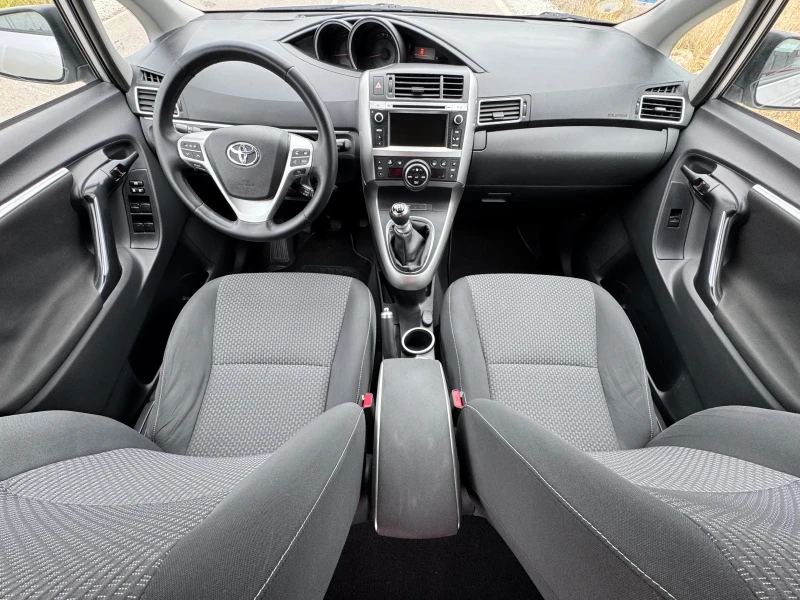 Toyota Verso 2.0 D-4D / EXECUTIVE / NAVI / CAMERA / PANORAMA, снимка 9 - Автомобили и джипове - 51849519