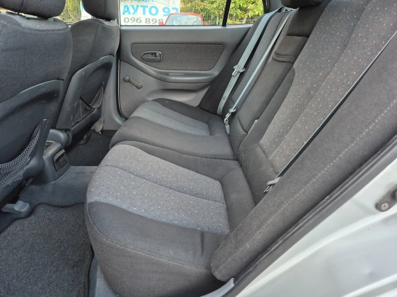 Hyundai Elantra, снимка 13 - Автомобили и джипове - 52578520