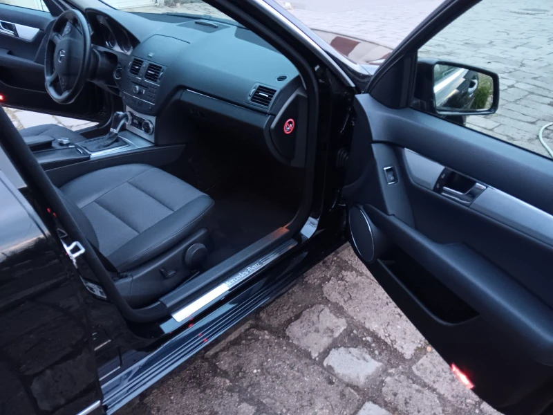 Mercedes-Benz C 180 Kompressor Avantgarde, снимка 8 - Автомобили и джипове - 52666322