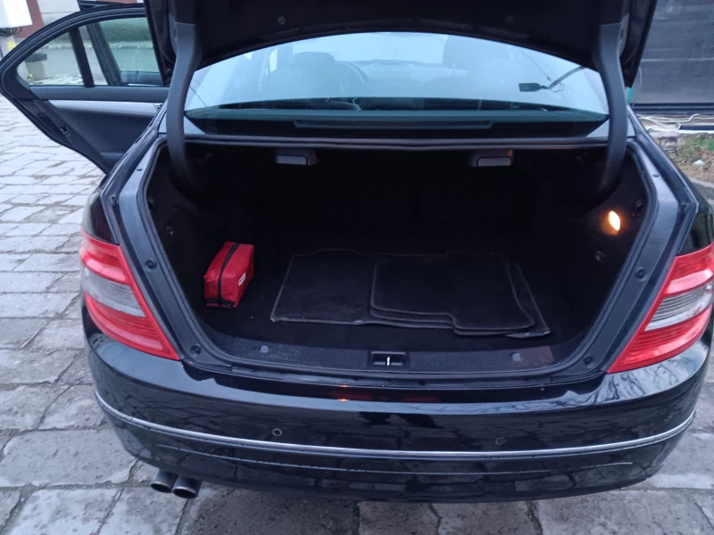 Mercedes-Benz C 180 Kompressor Avantgarde, снимка 9 - Автомобили и джипове - 52666322