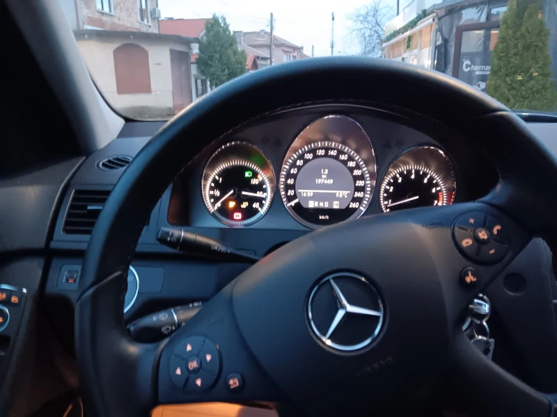 Mercedes-Benz C 180 Kompressor Avantgarde, снимка 11 - Автомобили и джипове - 52666322