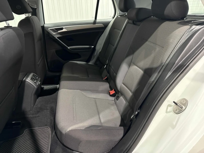 VW Golf * 5dr HB Man 1.8 TSI * CARFAX * ЦЕНА ДО БГ, снимка 10 - Автомобили и джипове - 52893426