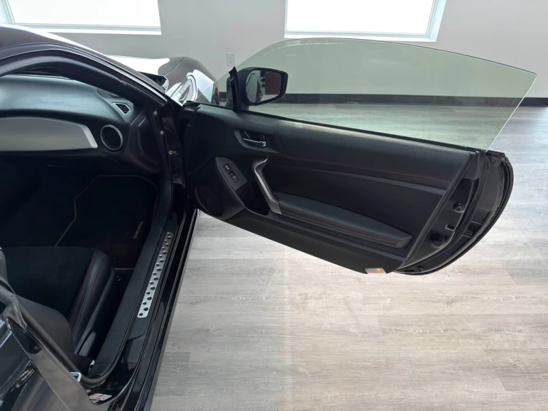 Subaru BRZ * Sport tech * CARFAX * ДВА КЛЮЧА* ПОДГРЕВ* , снимка 16 - Автомобили и джипове - 53251924