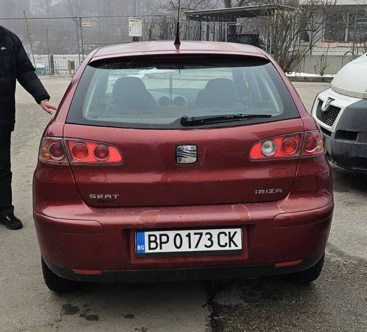 Seat Ibiza, снимка 1 - Автомобили и джипове - 49406304