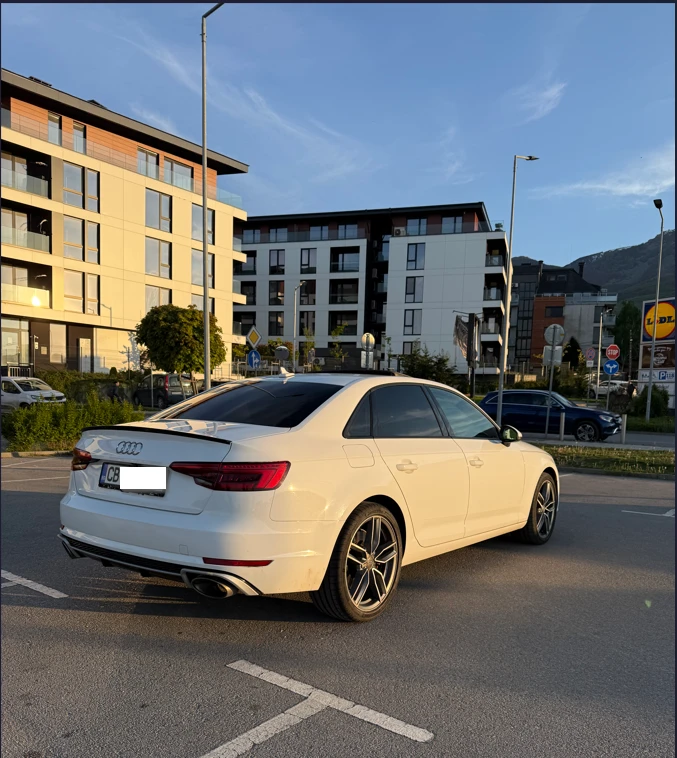 Audi A4 2.0 TFSI, снимка 4 - Автомобили и джипове - 51472365