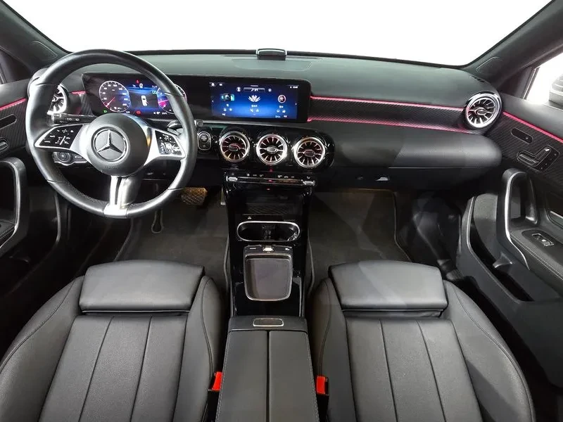 Mercedes-Benz A 220 Hatchback, снимка 7 - Автомобили и джипове - 56084187