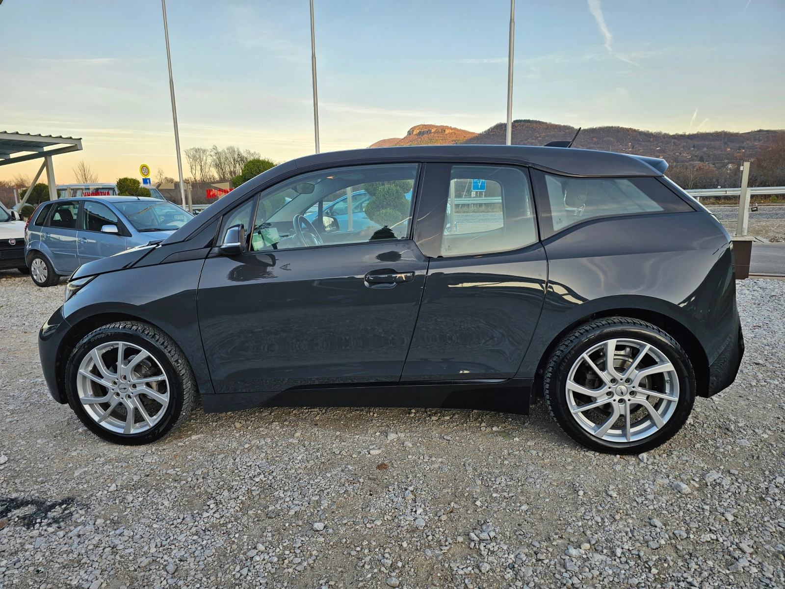 BMW i3 22 kWh eDrive 170кс - изображение 2