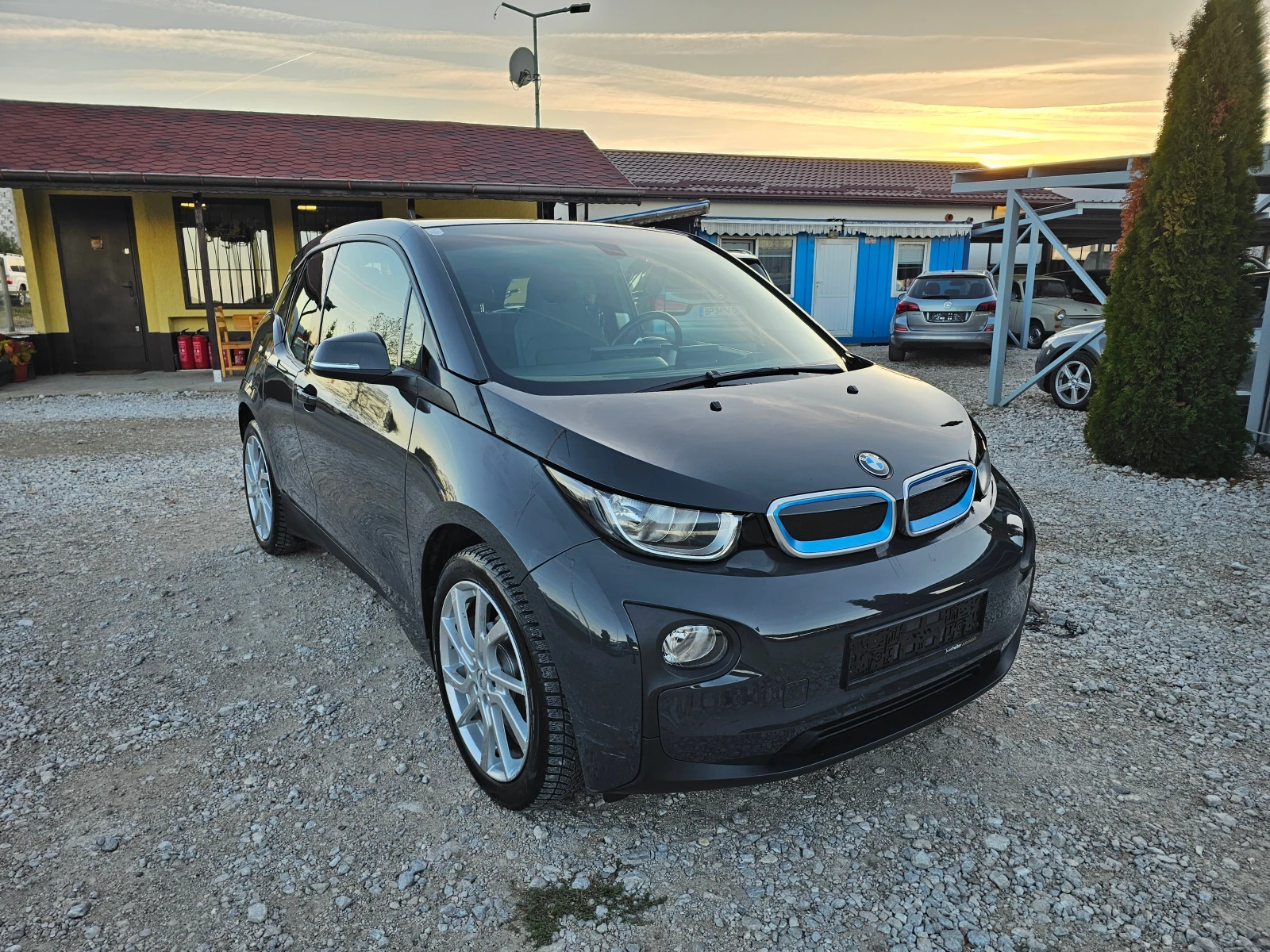 BMW i3 22 kWh eDrive 170кс - изображение 7