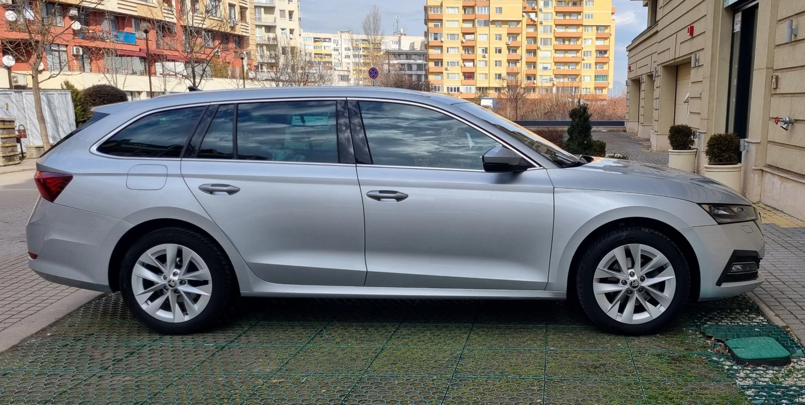 Skoda Octavia 1.5 tsi DSG mhev - изображение 6