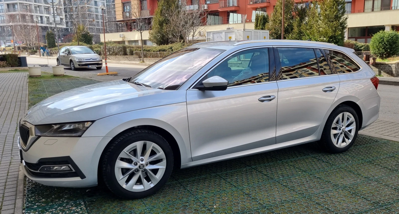 Skoda Octavia 1.5 tsi DSG mhev - изображение 5
