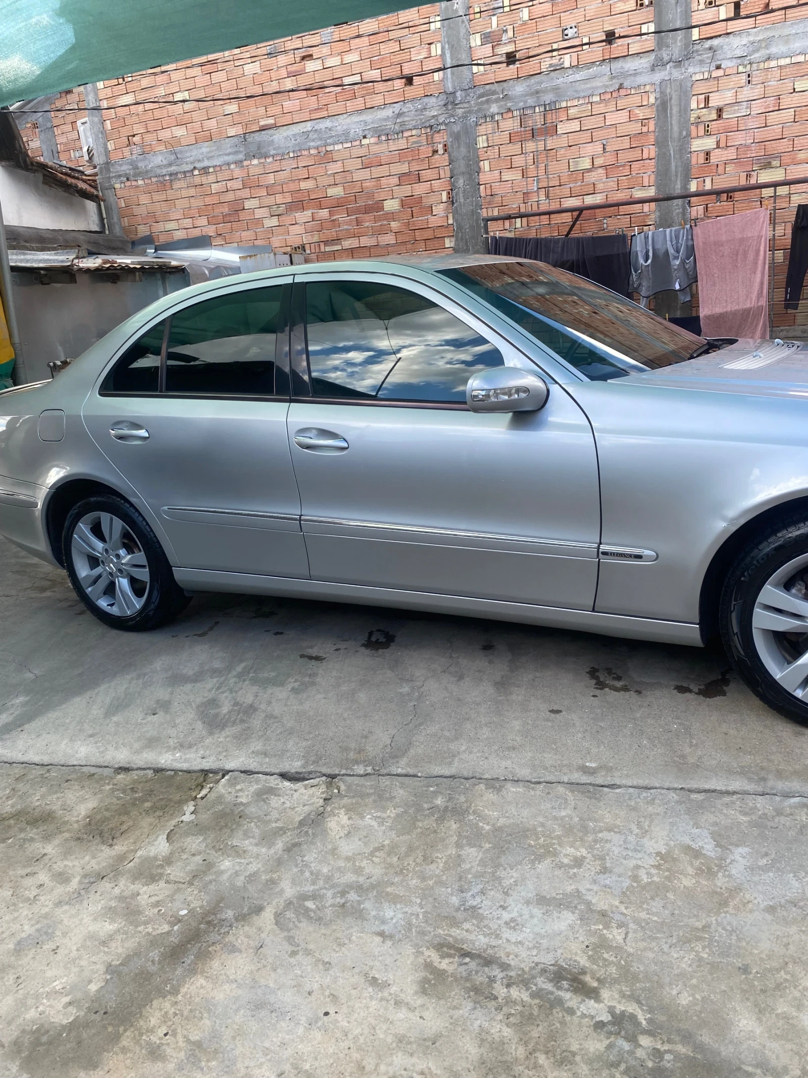 Mercedes-Benz E 220  - изображение 2