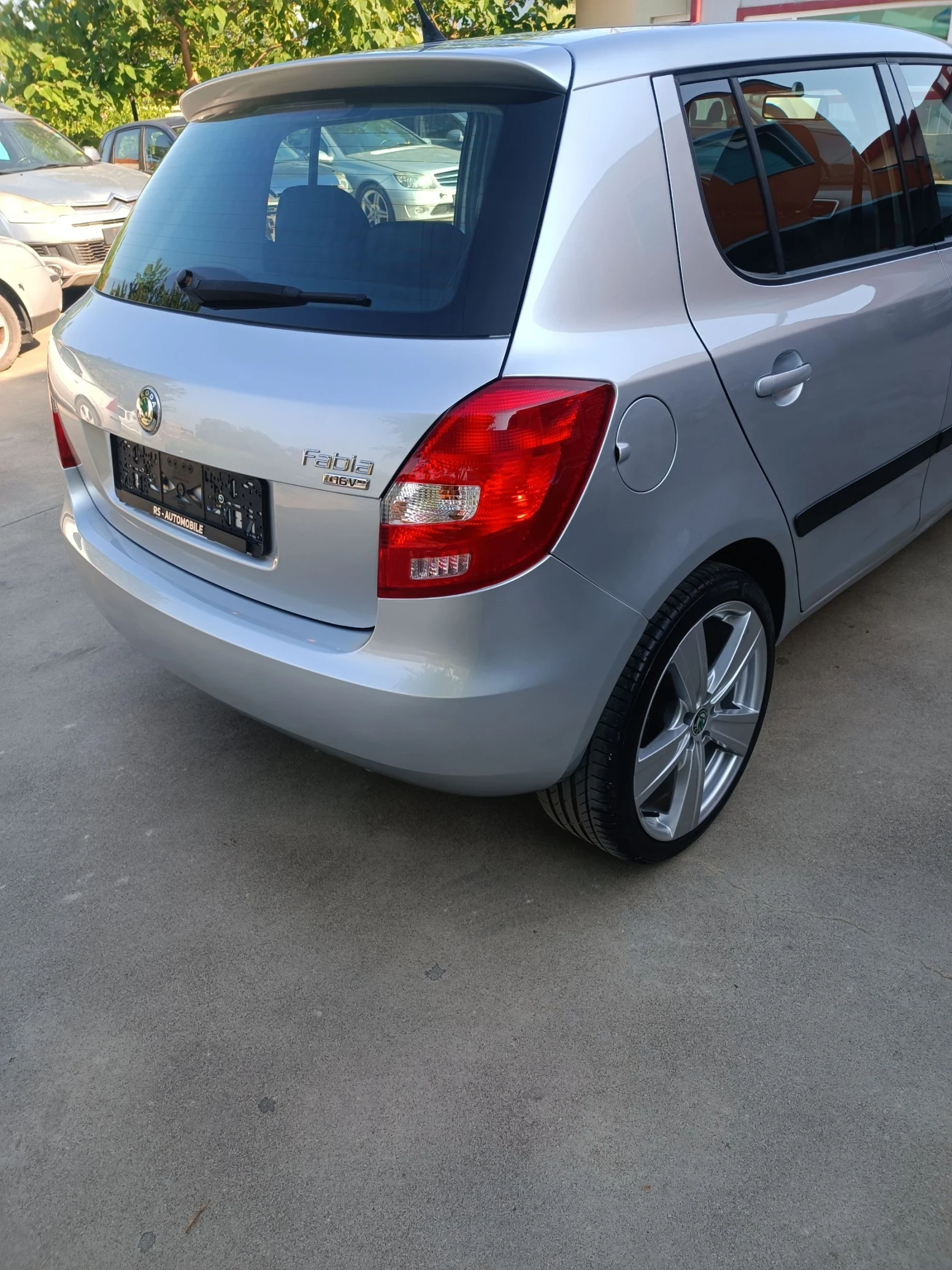 Skoda Fabia 1.4i 85ks  XENON - изображение 7