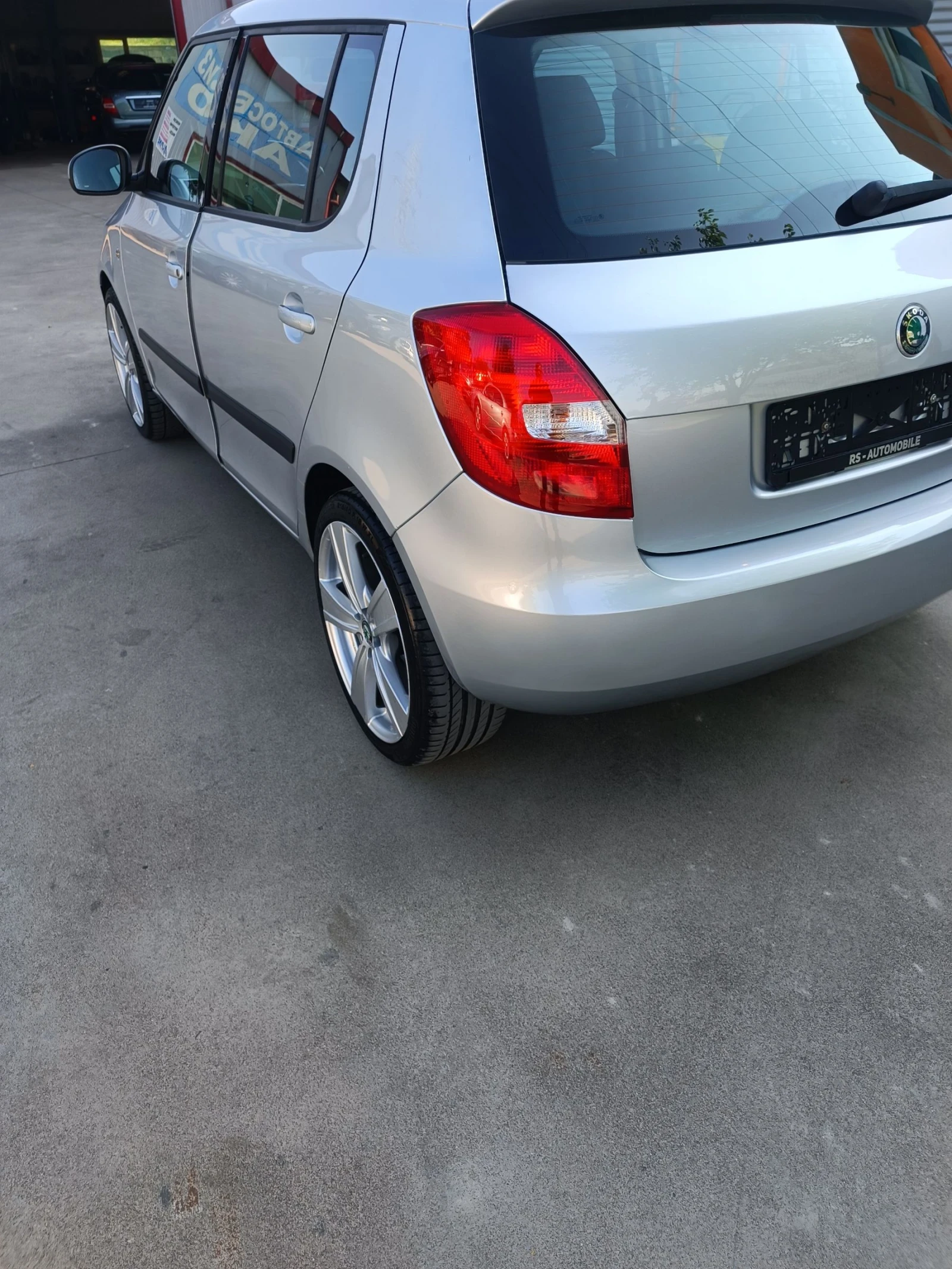 Skoda Fabia 1.4i 85ks  XENON - изображение 6