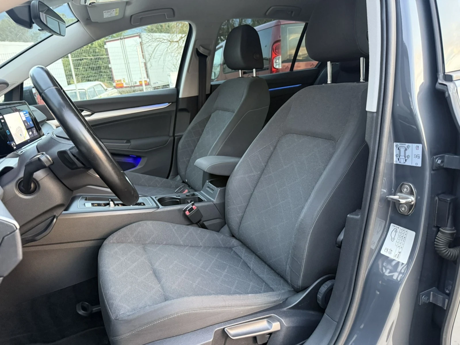 VW Golf 1.5 eTSI 150hp - изображение 10