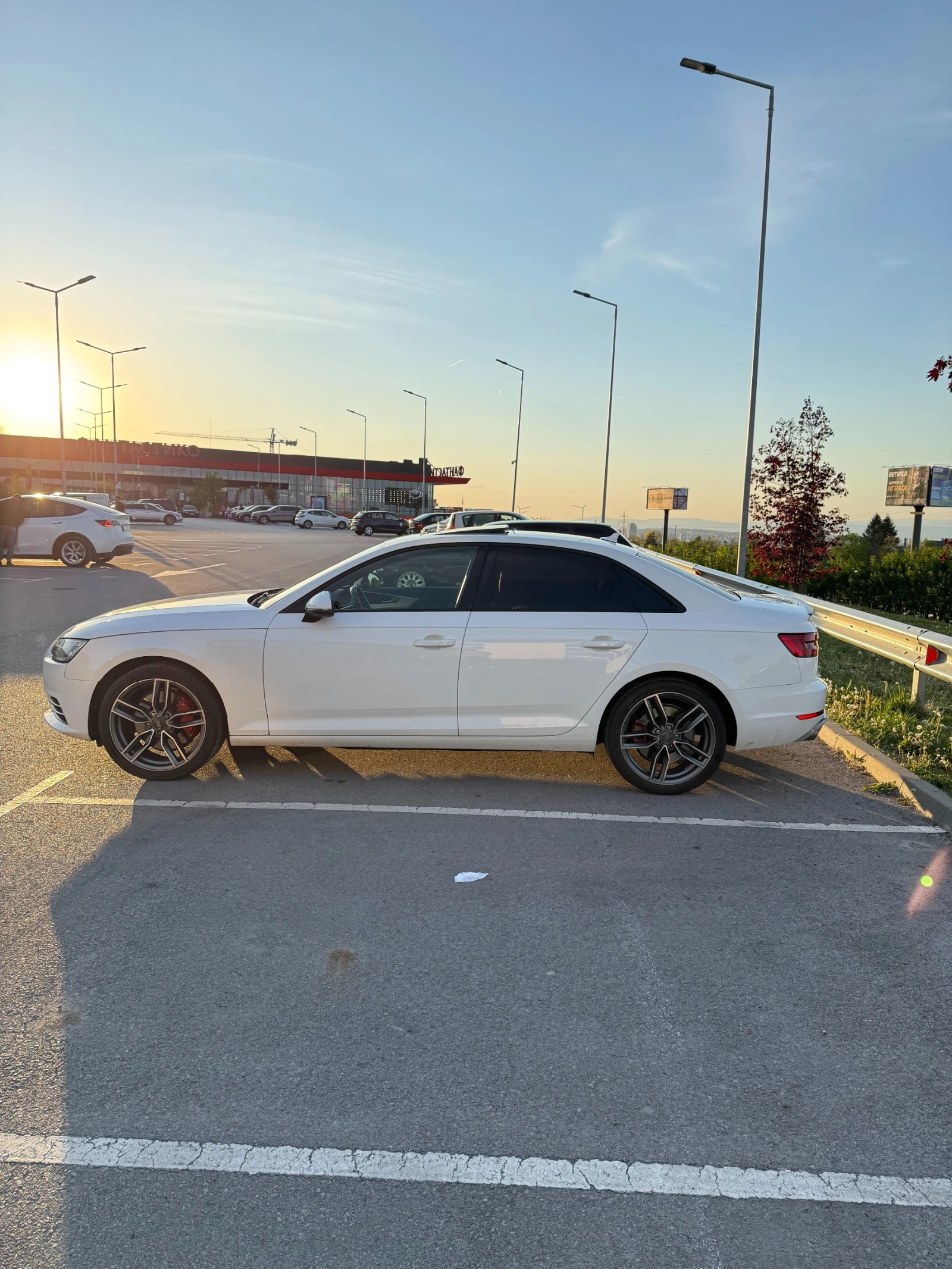 Audi A4 2.0 TFSI, снимка 7 - Автомобили и джипове - 51472365