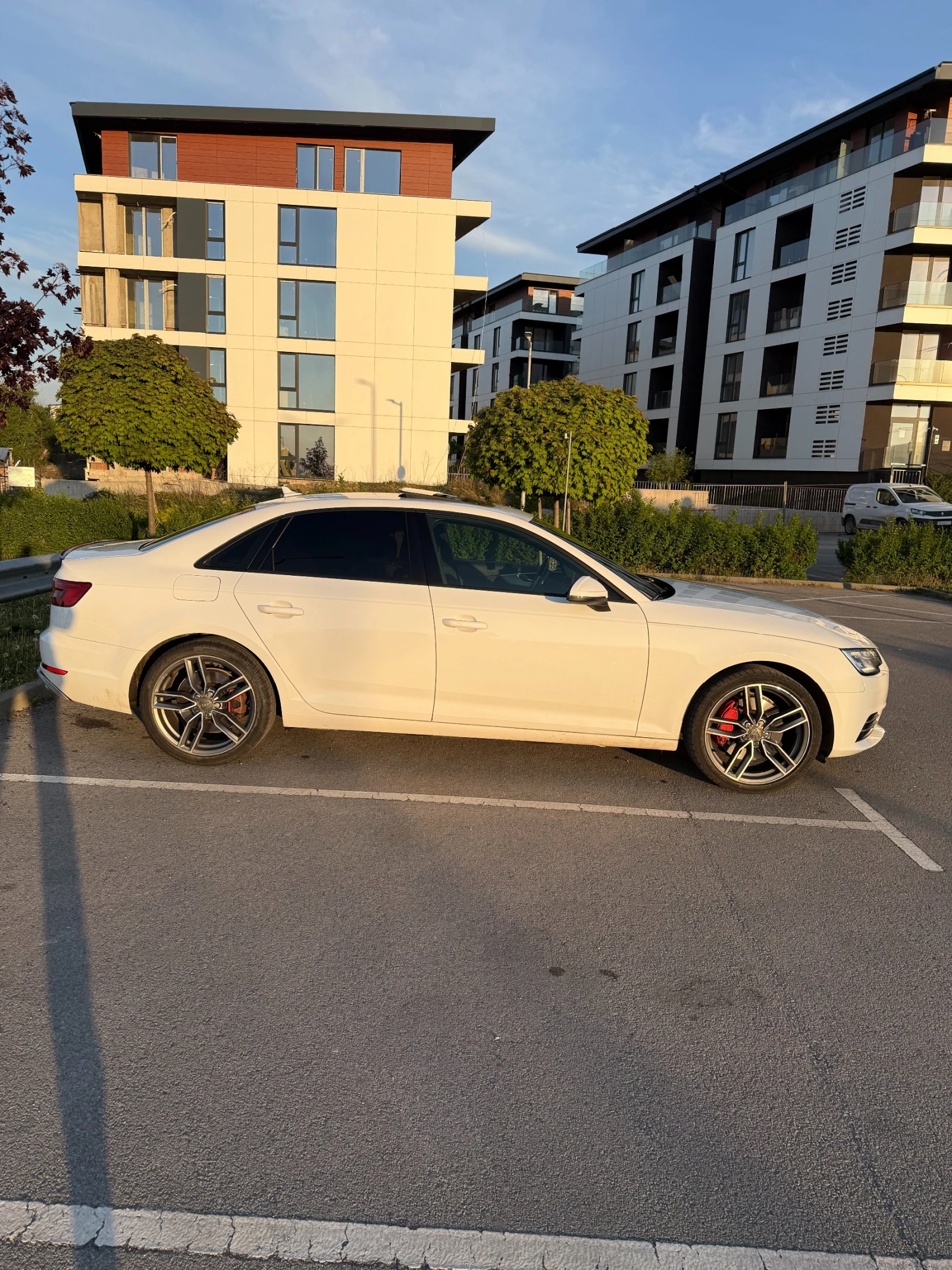 Audi A4 2.0 TFSI, снимка 6 - Автомобили и джипове - 51472365