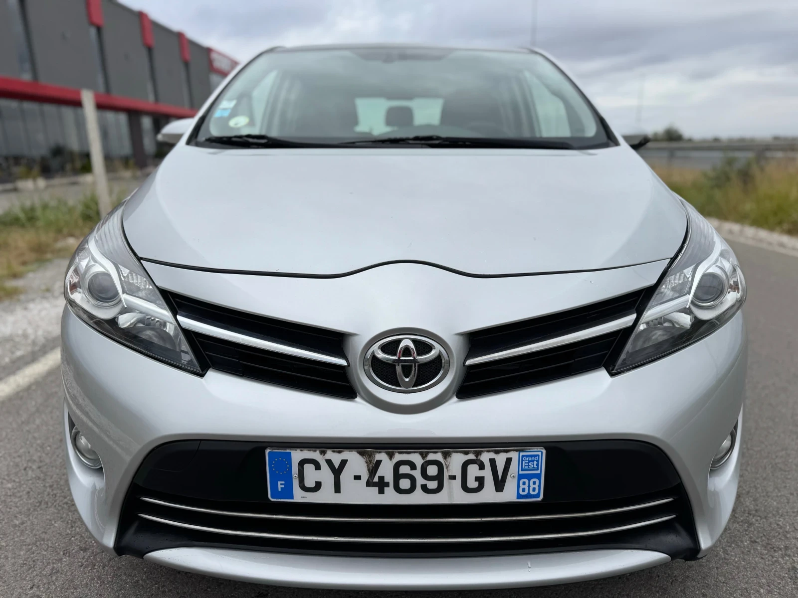 Toyota Verso 2.0 D-4D / EXECUTIVE / NAVI / CAMERA / PANORAMA - изображение 2