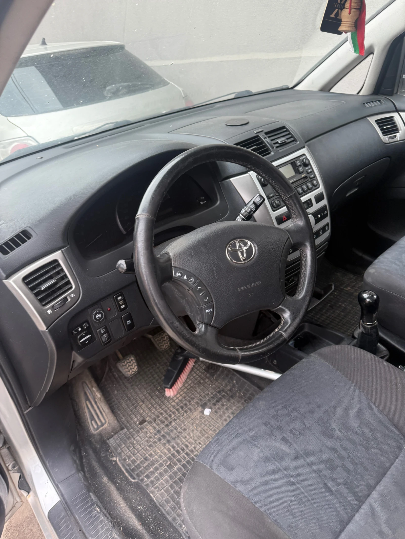 Toyota Avensis verso  - изображение 6