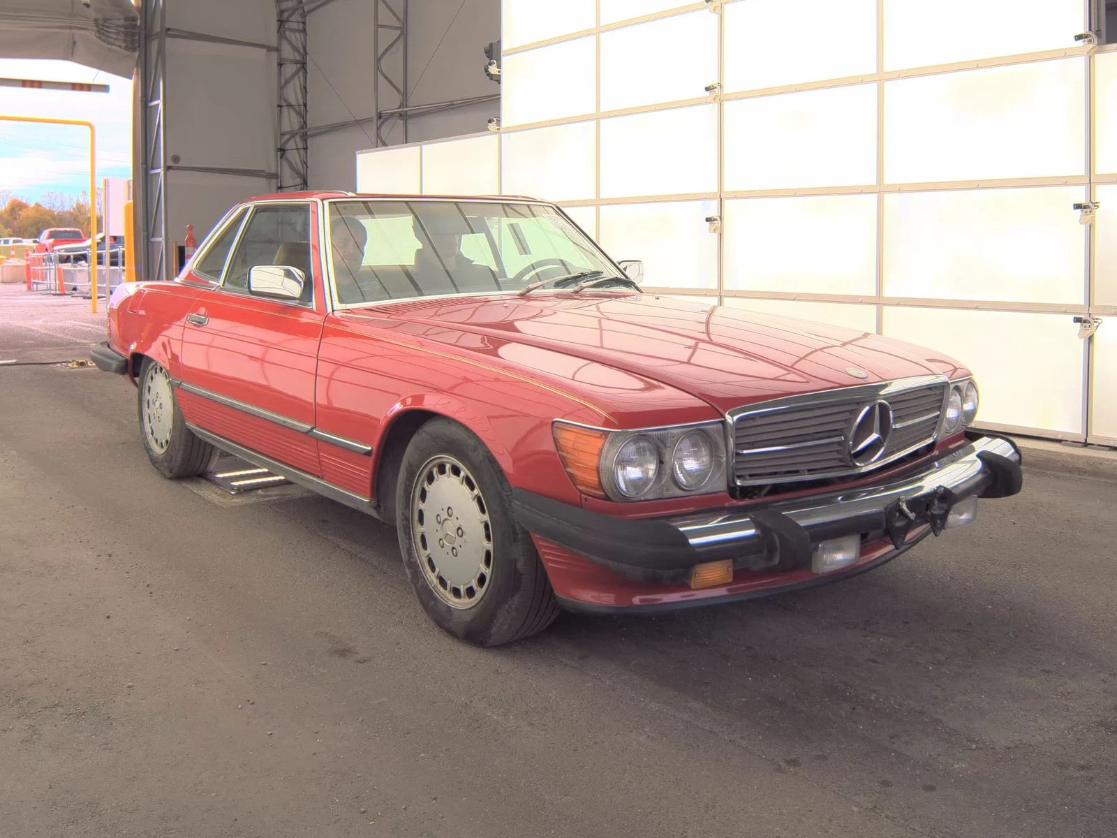 Mercedes-Benz 560  - изображение 4