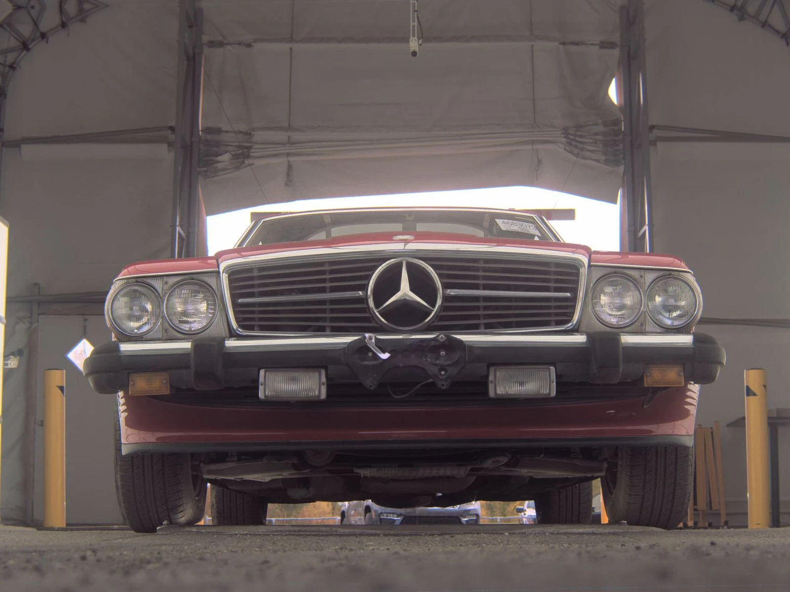 Mercedes-Benz 560  - изображение 2