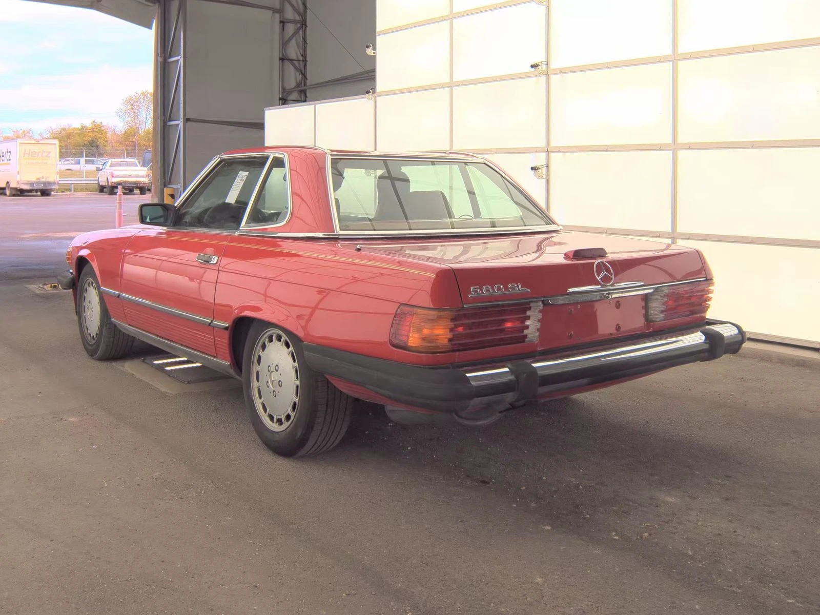 Mercedes-Benz 560  - изображение 8