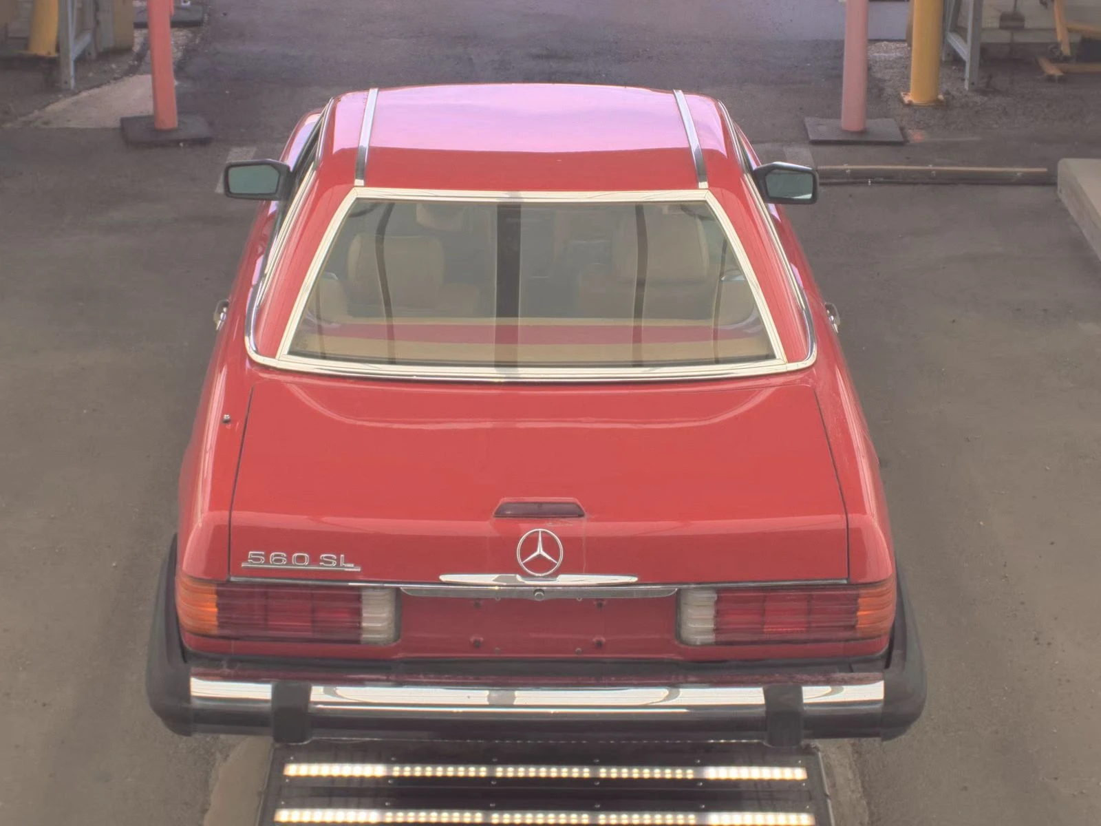 Mercedes-Benz 560  - изображение 7