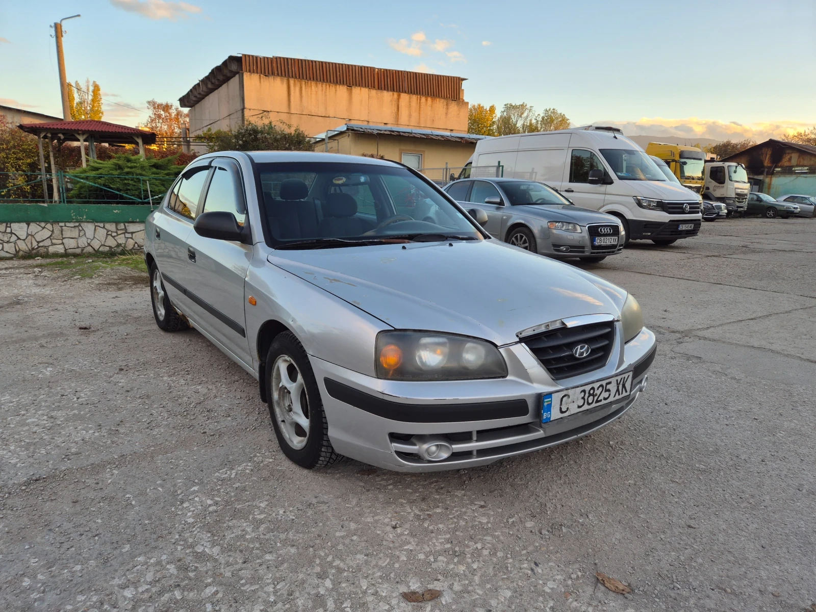 Hyundai Elantra | Mobile.bg   7