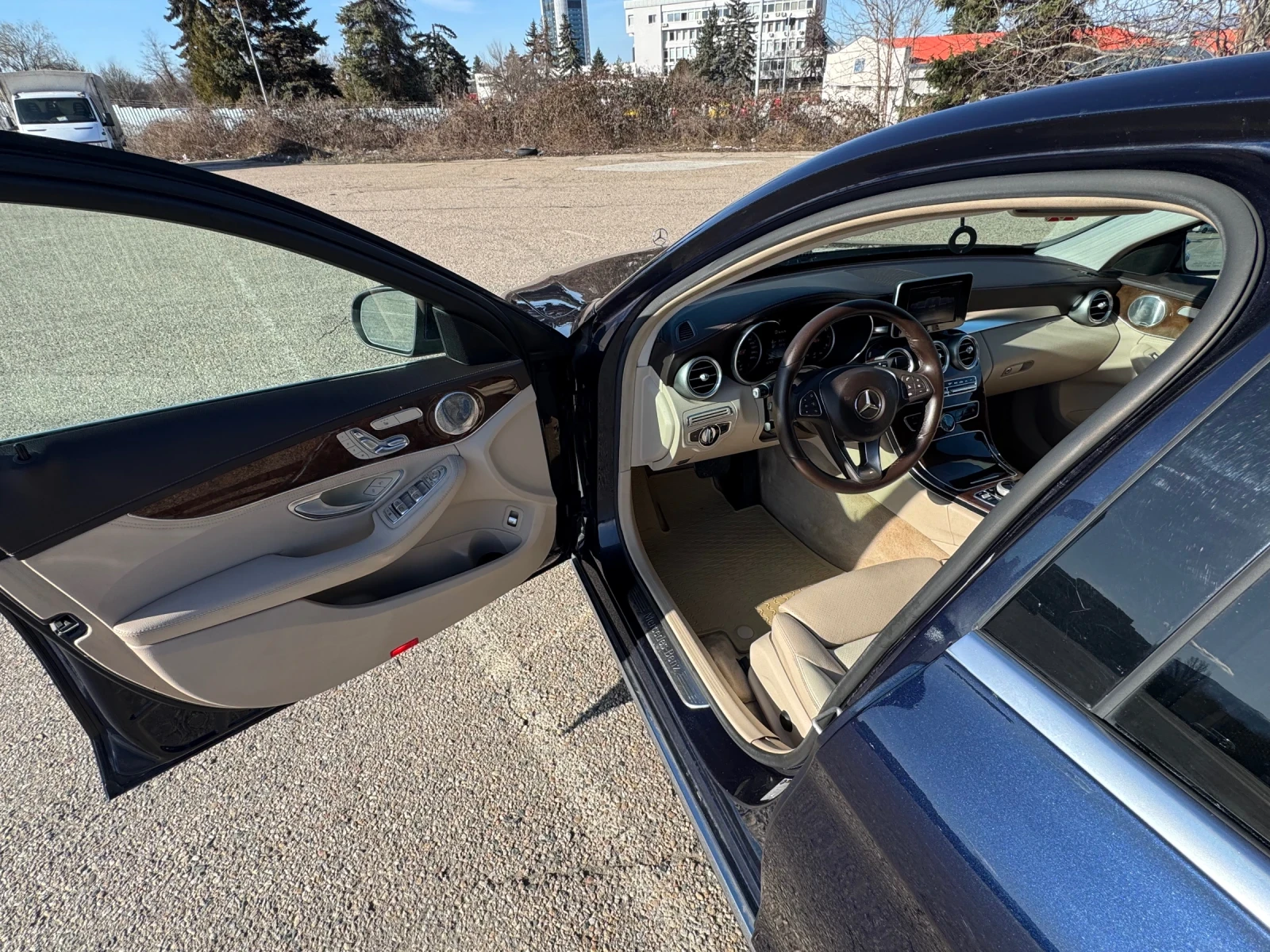 Mercedes-Benz C 300 4matic, снимка 10 - Автомобили и джипове - 53771988