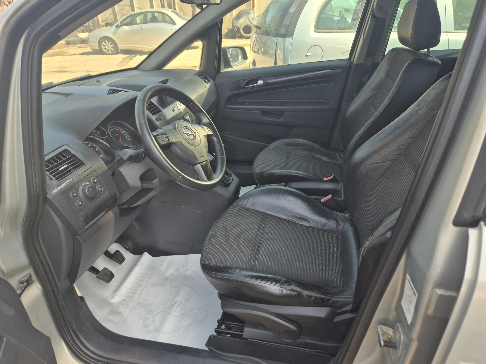 Opel Zafira 1.9 CDTI , снимка 6 - Автомобили и джипове - 53853483