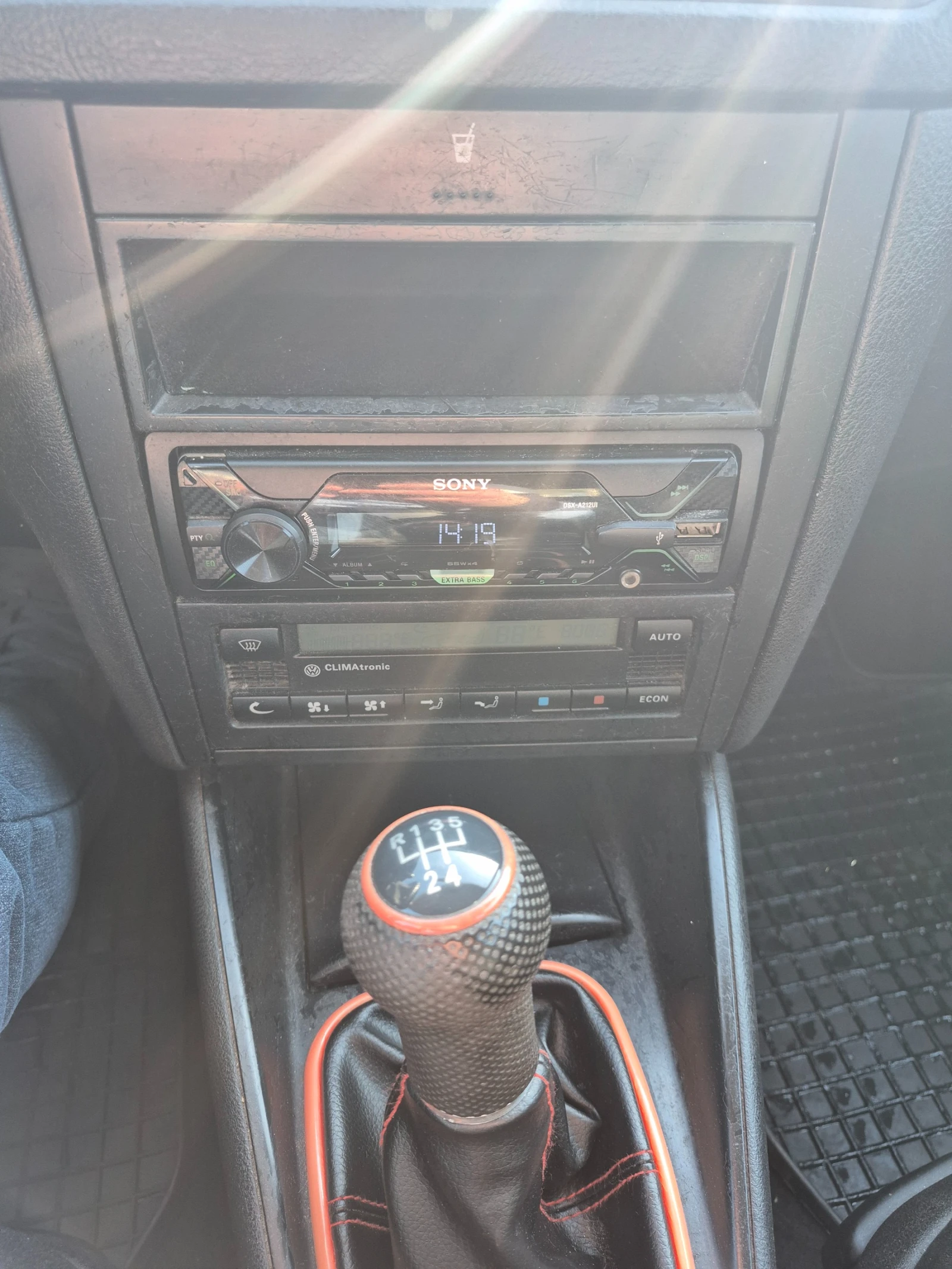 VW Golf 1.9 TDI, снимка 16 - Автомобили и джипове - 53892075