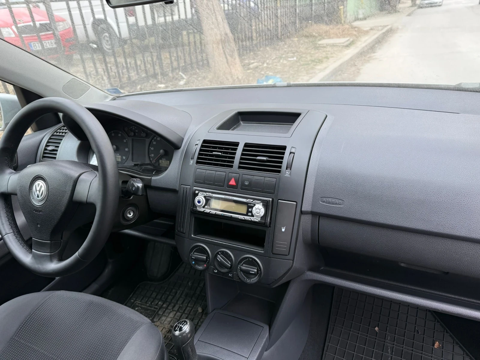 VW Polo 1.2 MPI, снимка 13 - Автомобили и джипове - 53906675