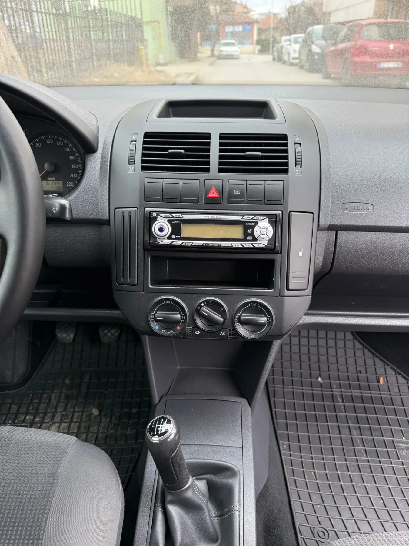 VW Polo 1.2 MPI, снимка 11 - Автомобили и джипове - 53906675